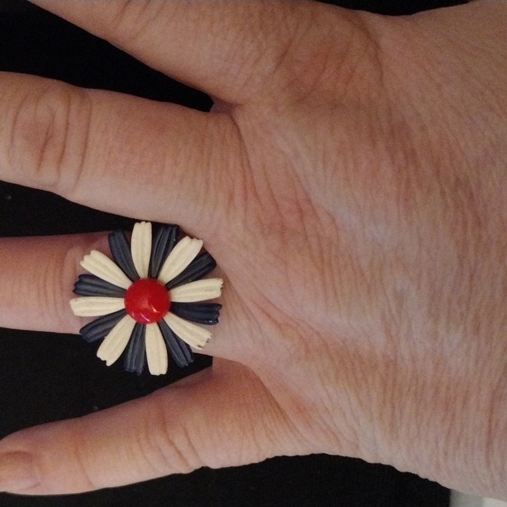 Red/White/Blue Gold Tone Flower Ring Size 7